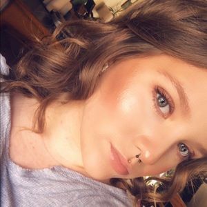 Meet your Posher, Monica